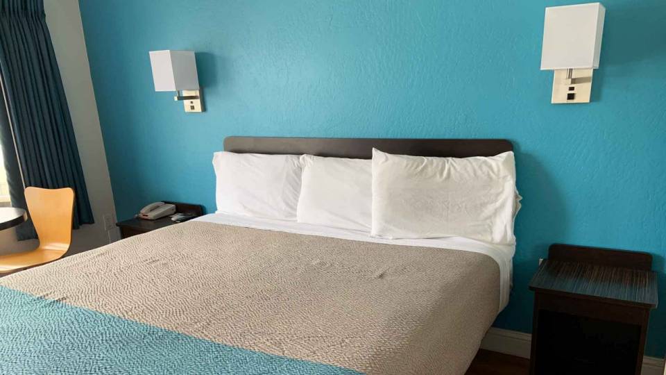 Motel 6 Pismo beach--Pacific Ocean room