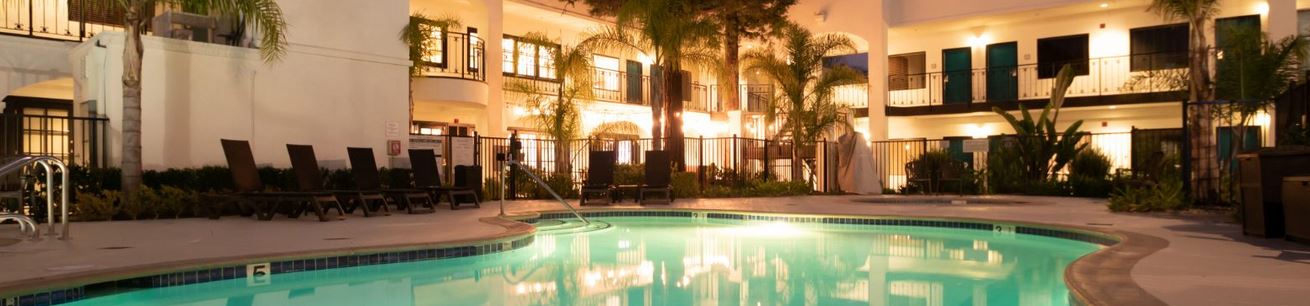 Oxford Suites Pismo Beach pool